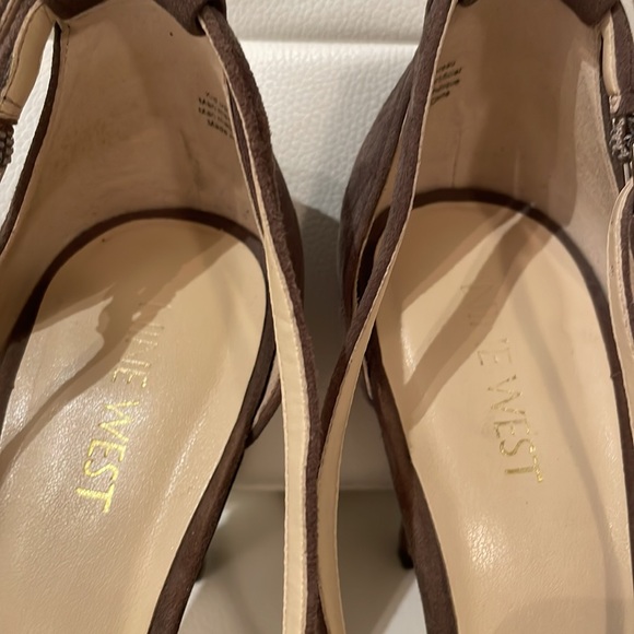 Nine West Stillettos. Beige with crisscross straps. 3” - Picture 7 of 7